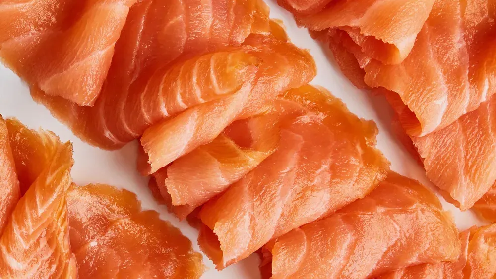 Tecken på att gravad lax blivit dålig